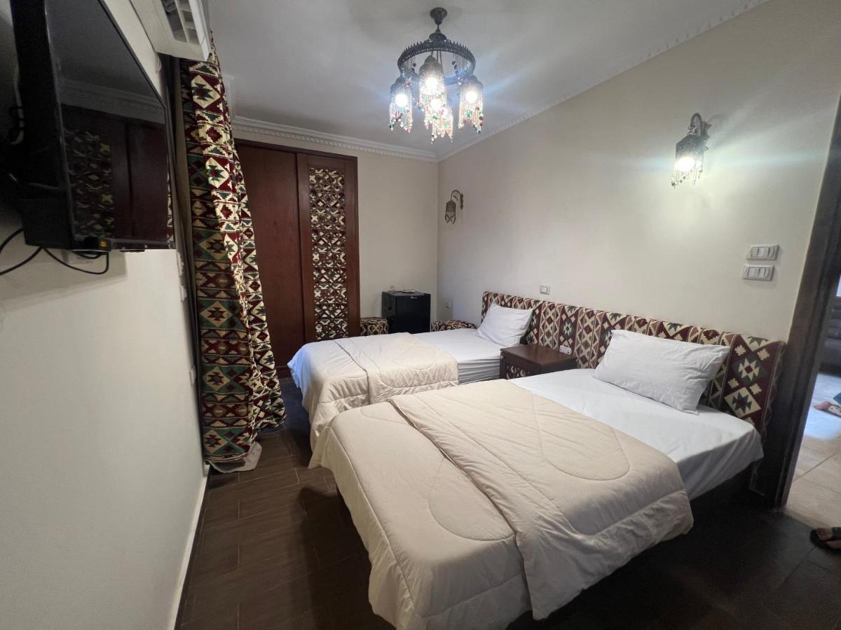 Bedouin Pyramids View Hotel Kafret el-Gabal Екстериор снимка