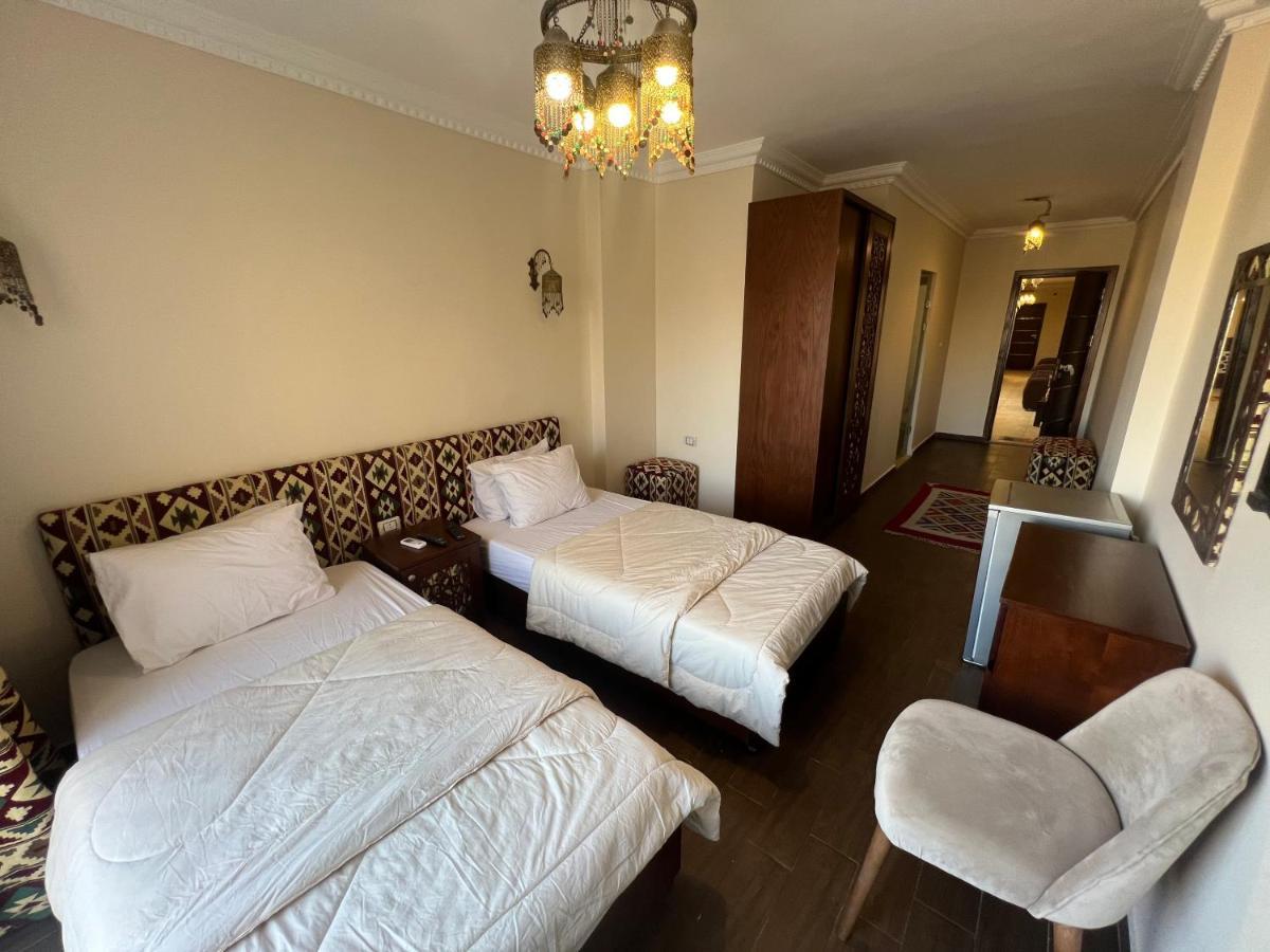 Bedouin Pyramids View Hotel Kafret el-Gabal Екстериор снимка