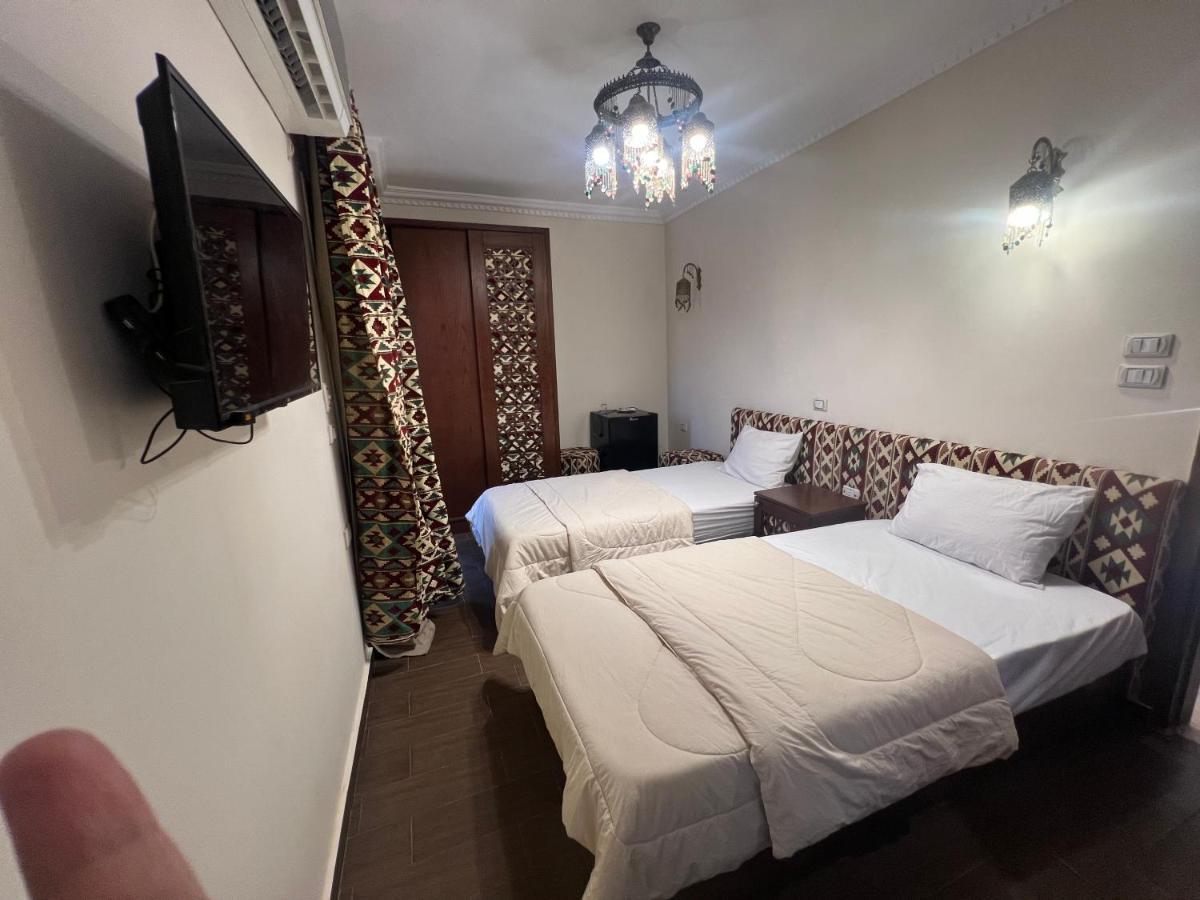 Bedouin Pyramids View Hotel Kafret el-Gabal Екстериор снимка